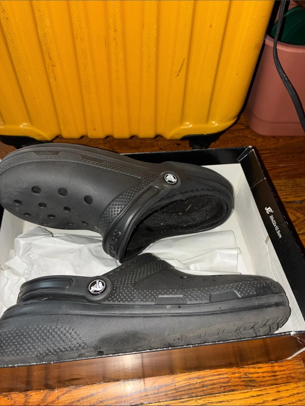 CROCS Men's Black Fleece-Lined Classic Clog